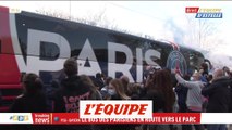 Le car des Parisiens en route pour le stade - Foot - C1 - PSG