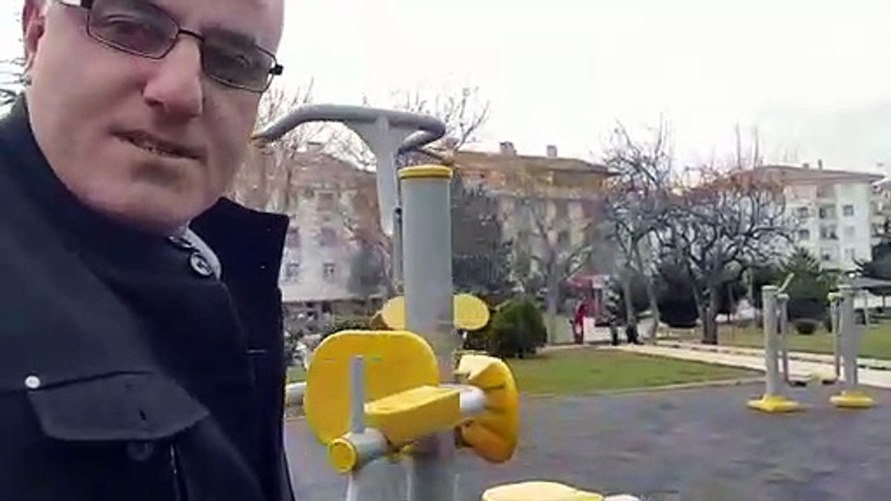 Yaşlı amcadan kendisine yöneltilen sorulara ilginç cevaplar