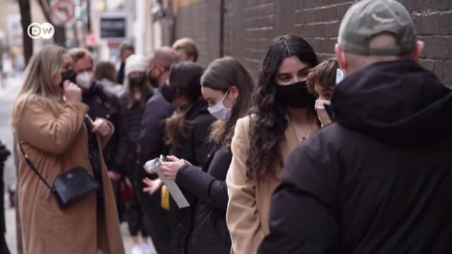 Массовая вакцинация в США ведет к отмене ограничительных мер из-за пандемии (13.04.2021)