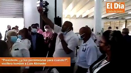 “Presidente, ¿y los perremeístas pa´  cuándo?", vocifera hombre a Luis Abinader