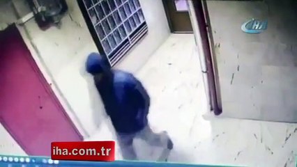 Babasını ve annesini öldüren caniye ait görüntüler ortaya çıktı