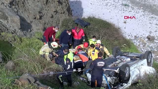 SARIYER GARİPÇE'DE OTOMOBİL UÇURUMA YUVARLANDI- 2