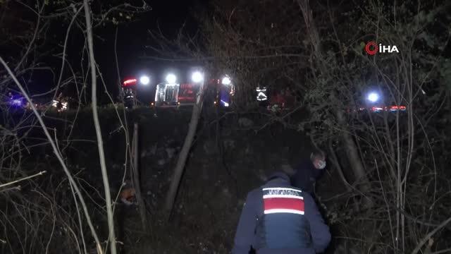 Son dakika haber! Şarampole yuvarlanan otomobil alev aldı: 2 ölü