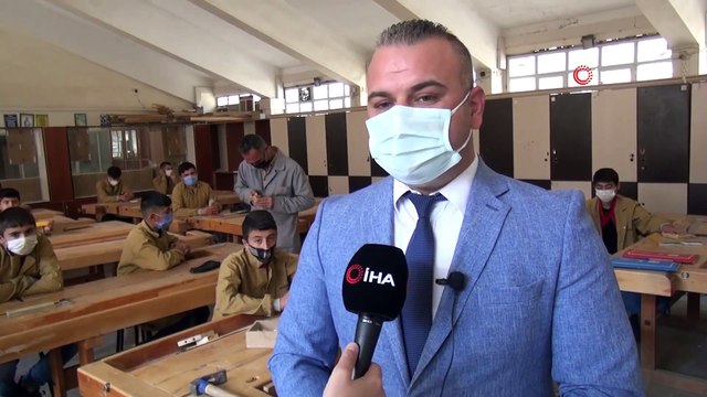 Bu Okul Hem Üretiyor, Hem Öğretiyor, Hem de Kazandırıyor