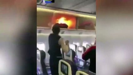 Uçak kabini bir anda yanmaya başladı