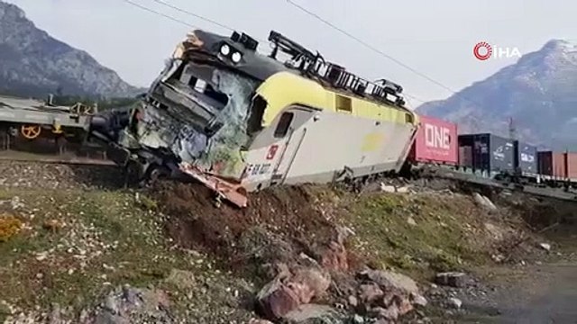 Adana'da yük treni raydan çıktı