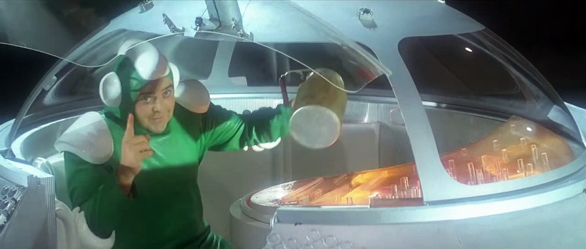 LA SOUPE AUX CHOUX Film - Extrait avec Louis de Funès Jean Carmet, et Jacques Villeret - Soucoupe volante