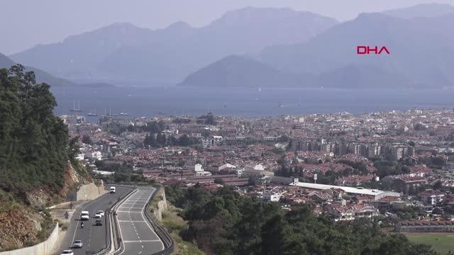 MUĞLA TEZGAHLARDA KİLOSU 100 LİRADAN SATILAN ERİK, 1 SAATTE TÜKENDİ