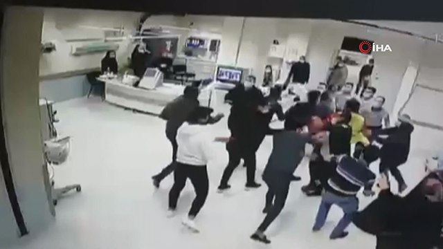 Hasta yakınları hastaneyi birbirine kattı: 8 gözaltı