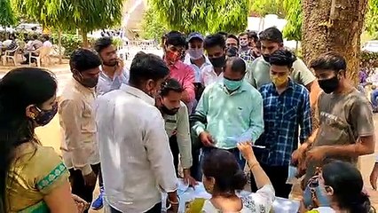 रक्तदान शिविर : दो गज की दूरी भूला विवि