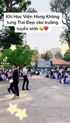 Trai đẹp tuyển sinh Học viện Ngân Hàng