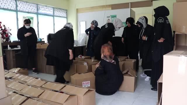 Elazığlı anneler mutfak masrafından artırdıkları parayla ihtiyaç sahiplerine gıda ulaştırıyor