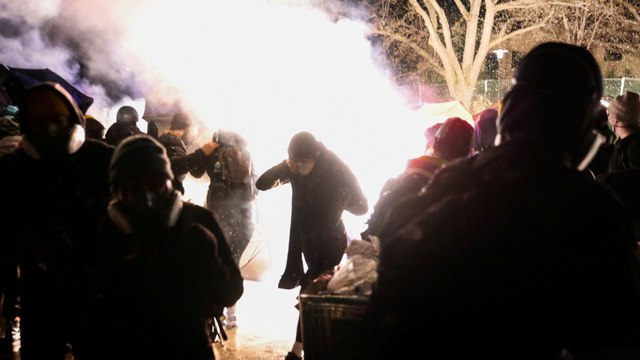 Dante Wright shooting: Protesters clash with police in Minnesota as unrest continues for 3rd night