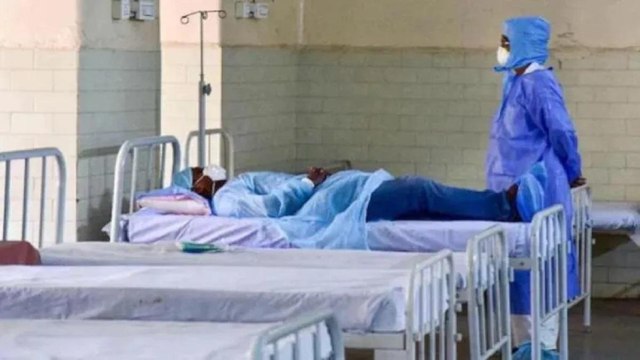 Corona: bed crisis at hospitals as cases pile up in Delhi