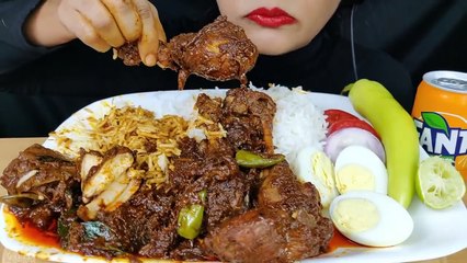 Descargar video: Asmr:*Recipe*Easy Chicken Curry +Eating Chicken Masala With Rice And Boiled Eggs *Food Videos*