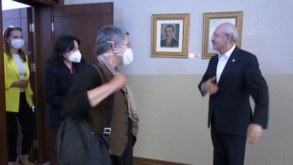 Descargar video: Kılıçdaroğlu, Türk Tabipleri Birliği Başkanı  Fincancı'yı kabul etti