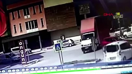 Son dakika haberleri... MOTOSİKLETİN SÜRÜCÜSÜNÜN ÖLDÜĞÜ KAZA KAMERADA