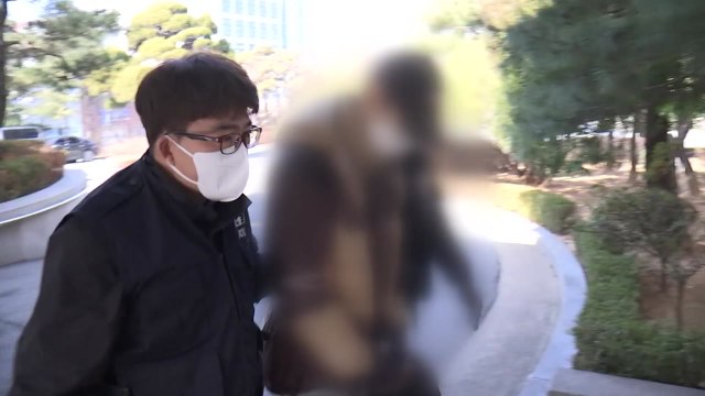 '생후 2주 아들' 폭행해 숨지게 한 부모, 국민참여재판 신청 / YTN