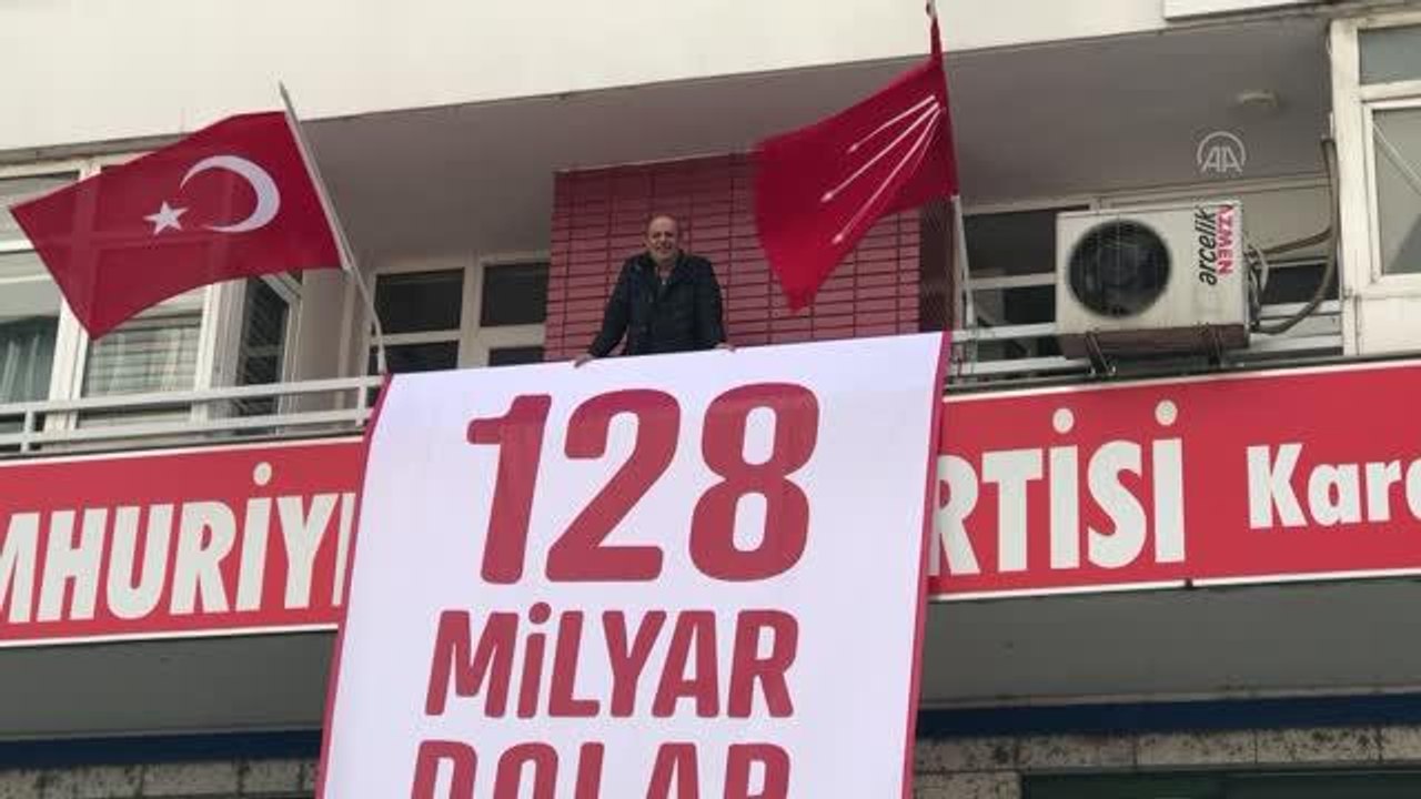 CHP Karabük İl Başkanlığı binasına asılan afiş indirildi