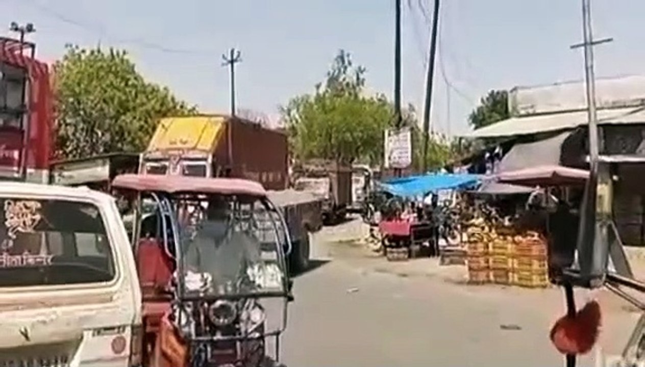 शाहजहांपुर : गेहूं बेचकर पैसे लेकर जा रहे किसान की कटी जेब