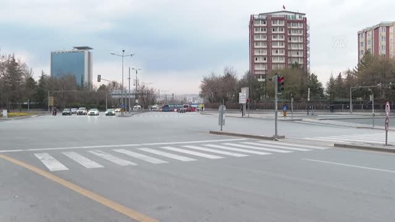 Kovid-19 tedbirleri kapsamında Türkiye genelinde sokağa çıkma kısıtlaması başladı