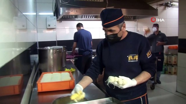 Ramazan Ayının Vazgeçilmezlerinden Olan Kadayıf Dolması, İftar Sofraları İçin Hazır
