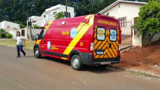 Menino é socorrido após sofrer queda em residência no Bairro Pacaembu