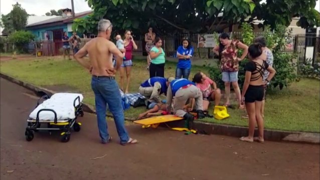 Menino de 7 anos é atropelado por carro e sofre grave lesão na perna, no Bairro Cascavel Velho