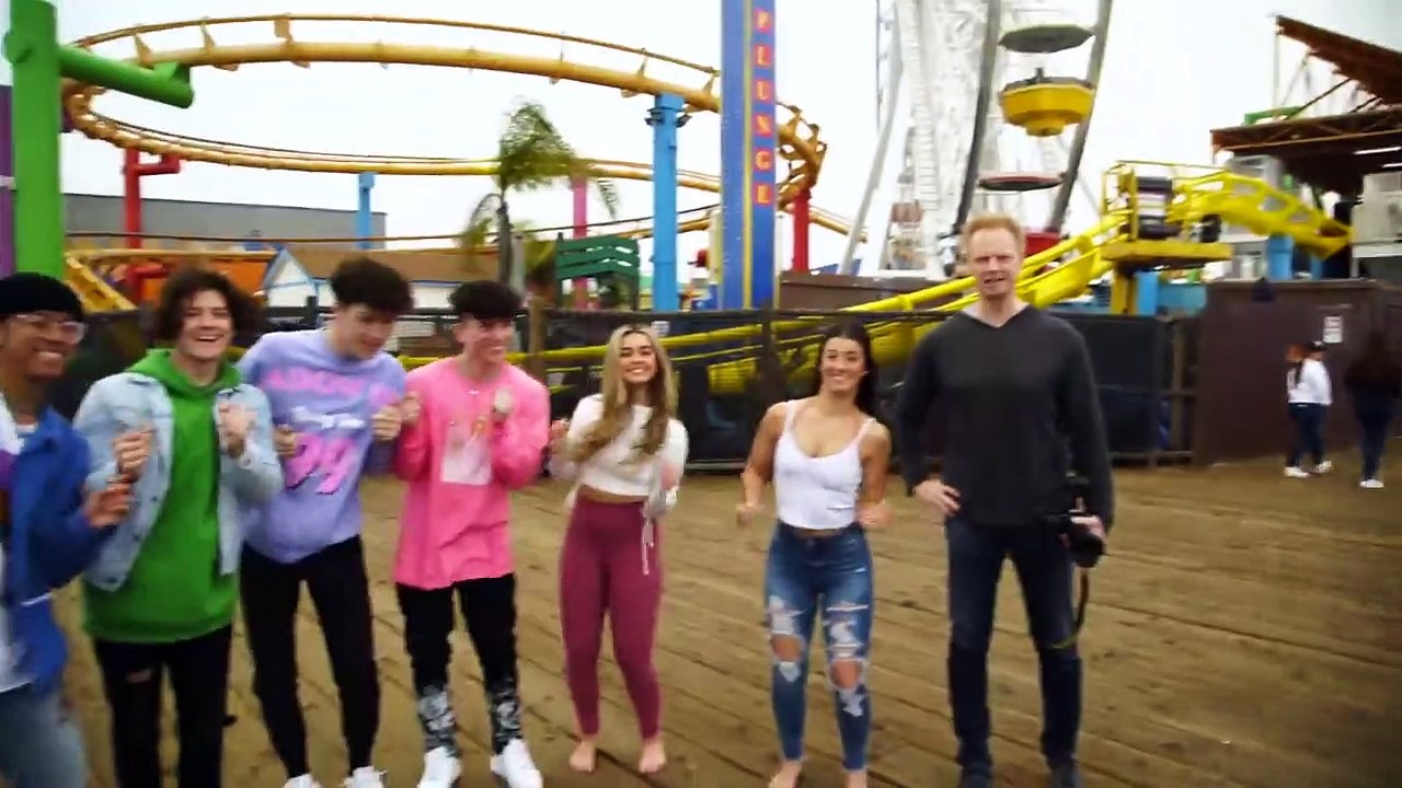 Charli D'Amelio And Hype House Stars Crash Fans Tiktoks *Ft. Addison Rae*