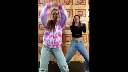 Elsa Let It Go Song Disney Vs Phao 2 Phut Hon Tiktok Song - Tiles Hop Edm Rush!