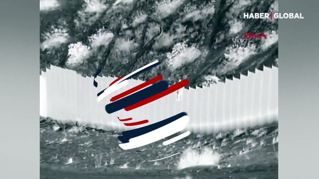 Meksika sınırında metrelerce yükseklikteki duvardan atılan iki minik kız kardeş için güzel haber