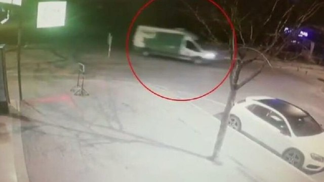 Beylikdüzü'nde 2 iş yerinden hırsızlık yapan şüpheli kamerada