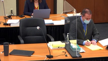 Juez rechaza moción para absolver a policía en la muerte de Floyd en EEUU