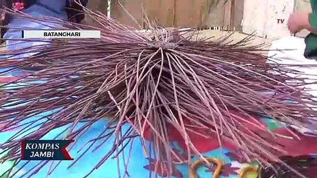 Kerajinan Piring Berbahan Resam