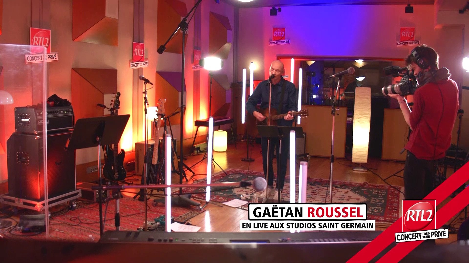 Gaëtan Roussel : "Je vous trouve un charme fou" (Concert Très Très Privé  RTL2) - Vidéo Dailymotion
