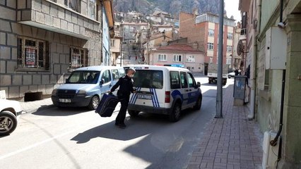 Afyonkarahisar'da bir garip bavul hırsızlığı girişimi.. "Adam caminin önüne bavulu koymuş bomba olmadığı ne malum"