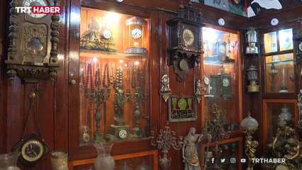 140 yıllık 3 katlı evini antika sergi salonuna çevirdi