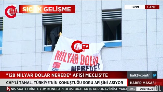 CHP'li Tanal Meclis'e 128 milyar dolar nerede? pankartını böyle astı
