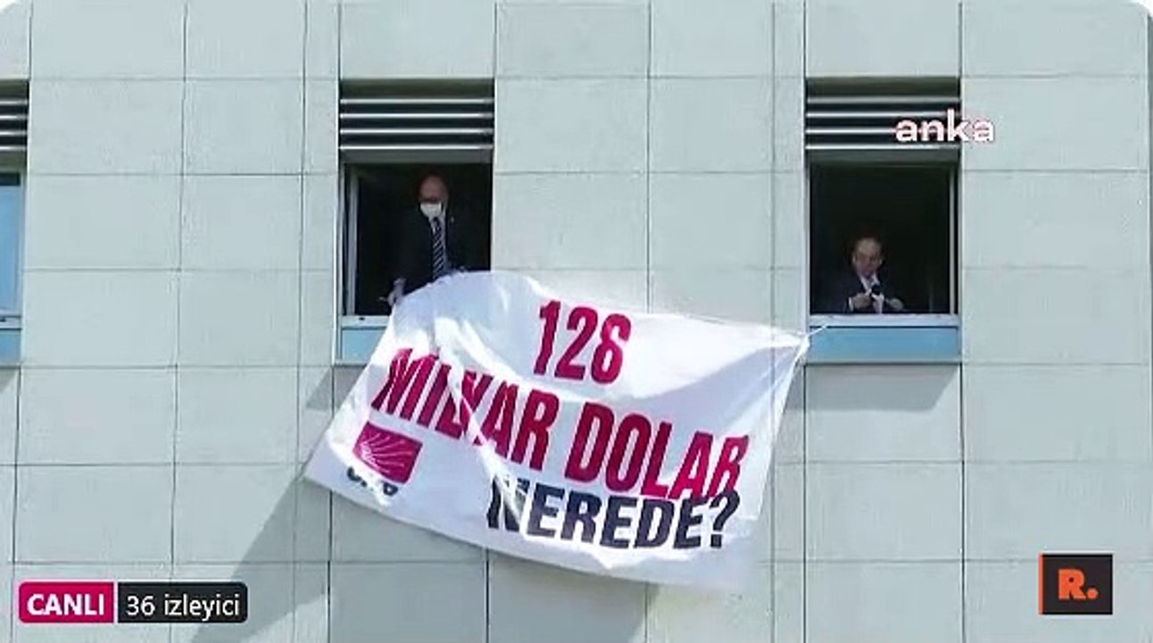 '128 milyar dolar nerede?' pankartı TBMM'ye asıldı