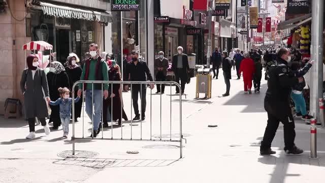 Çok yüksek riskli Samsun'da Kovid-19 denetimleri sürüyor