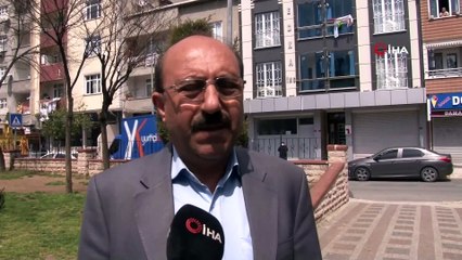 Saplantılı aşık nişanlandığını öğrendiği kızı parkta vurup intihar etti