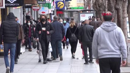 Son dakika haberi... ÇORUM KAPATILAN ALANDA DURMAMASIN İSTEYEN POLİSE, 'HANIM TEMİZLİK YAPIYOR, EVDEN KOVUYOR DEDİ