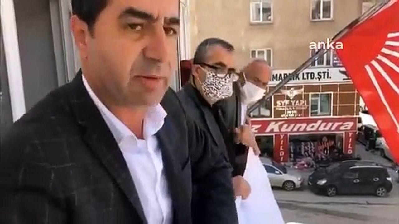 CHP'nin Niğde il binasına bu kez ‘128 nerede?’ pankartı asıldı: "Buna da sanırım bir suç unsuru bulamayacaklardır"