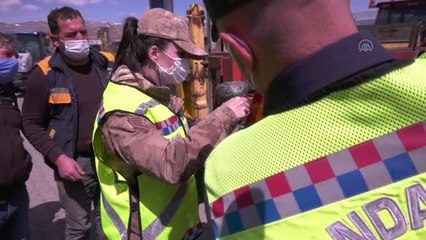 Kars'ta kazalara karşı tarım araçları daha görünür olmak için artık reflektör takacak