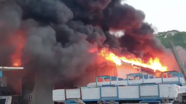 경기 광주 건축자재 공장서 불...1명 대피 / YTN