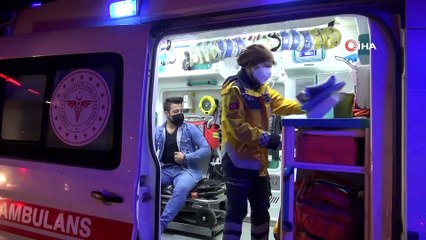 Otomobil ile hafif ticari araç çarpıştı: 2’si çocuk 4 yaralı