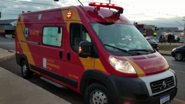 Idoso é atropelado por moto na Avenida Tito Muffato