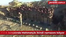 Afrin kırsalında Mehmetçikler ikindi namazını kılıyor