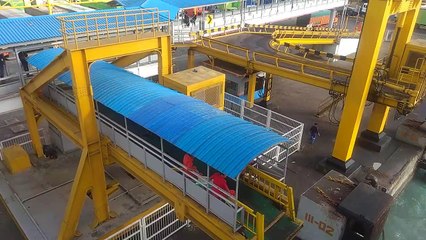 02.Indahnya Pemandangan Pelabuhan Bakauheni Lampung dilihat dari Kapal Ferry _ Feri Merak Bakauheni_2