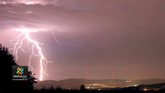 tn7-Abril-supera-promedio-de-rayos en-15-días-han-caído-34-mil 150421